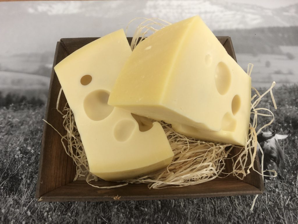 Wieviel Liter Milch Für 1 Kg Emmentaler Allgäuer Emmentaler BIO - Biohof Zwiesele